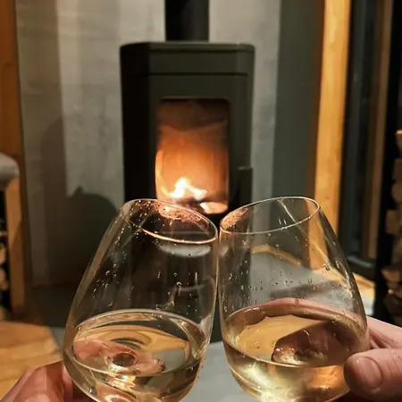 Chalet Tbarn - будинок з чаном в карпатах - Tranquilo Barn Starunya