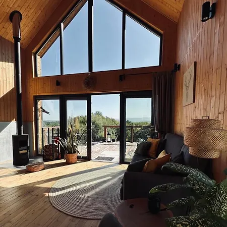 Tbarn - будинок з чаном в карпатах - Tranquilo Barn Chalet *